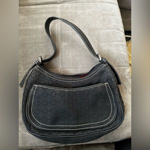 Nine West shoulder bag - great condition!! Smoke free home!